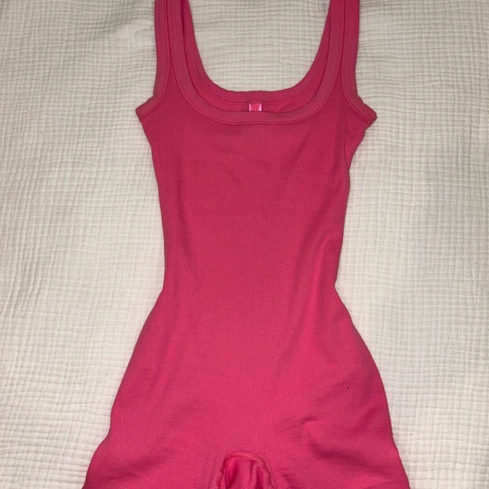 SKIMS Bubble gum pink bodysuit